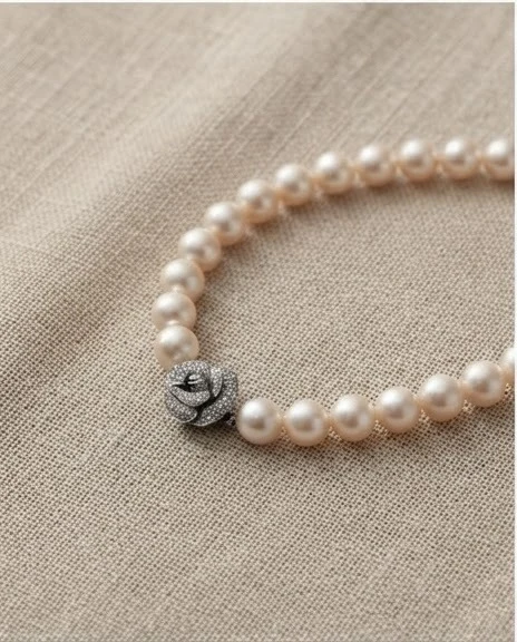 Pearl necklace detail